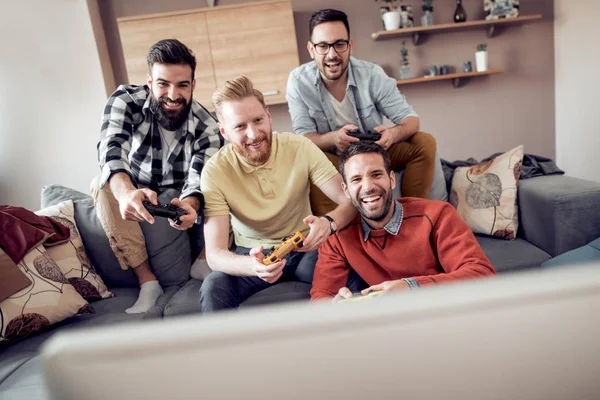 Gruppe Von Freunden Die Hause Videospiele Spielen — Stockfoto