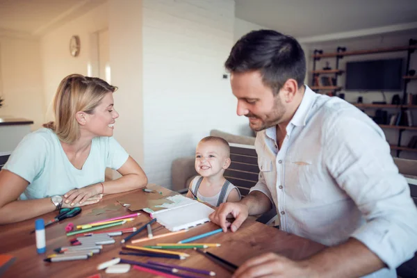 Mãe Pai Desenho Com Filho Sala Estar — Fotografia de Stock