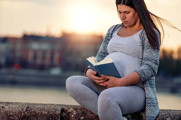 Pregnant Woman Relaxing City River Reading Book — Stock Photo, Image