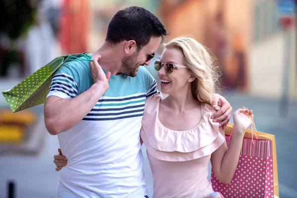 Portrait Happy Couple Shopping Bags Shopping City — Stock Photo, Image