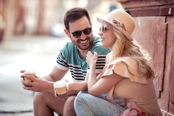 Pareja Feliz Disfrutando Juntos Aire Libre — Foto de Stock