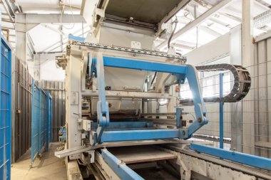 Modern ekipman Fabrikası'nda. Beton blok üretim süreci