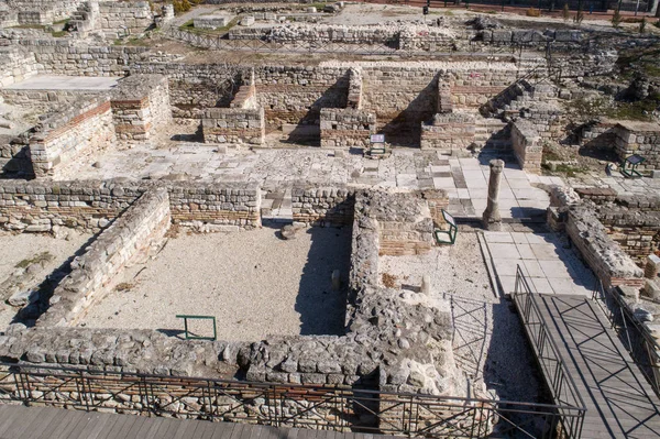 Romeinse ruïnes. De oude Romeinse thermen van Odessos, Varna, Bulgarije — Stockfoto