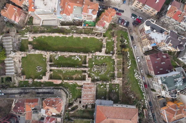 De oude Romeinse thermen van Odessos, Varna, Bulgarije. Bovenaanzicht — Stockfoto