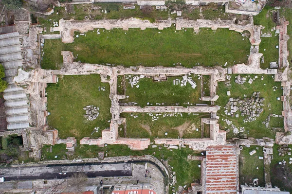 De oude Romeinse thermen van Odessos, Varna, Bulgarije. Bovenaanzicht — Stockfoto