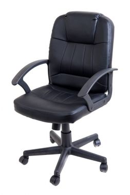 siyah deri ofis koltuğu üzerinde beyaz izole