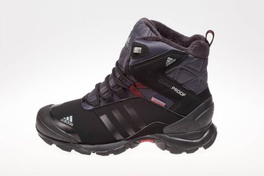 Varna, Bulgaristan - 25 Ekim 2016: Adidas Kış Ayakkabı. Ürün vurdu. Adidas spor ayakkabı, giyim ve aksesuarları üreten ve tasarımları Alman bir kuruluştur