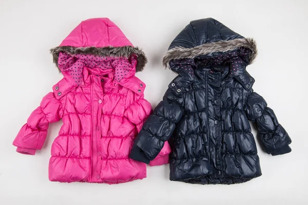 İki, sevimli mavi ve pembe çocuk kış ceket