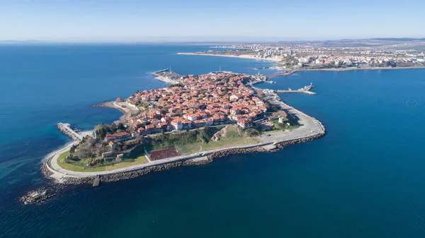 Nessebar, Bulgaristan Karadeniz Sahil üzerinde antik kentin genel görünümünü. Panoramik havadan görünümü.
