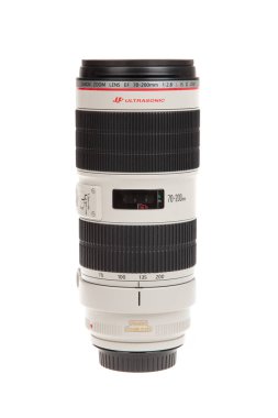 Varna, Bulgaristan - 10 Aralık 2017 - Canon Ef 70-200mm f/2.8 l IS II beyaz arka plan üzerinde izole. Canon zum lens ile üstün performans.