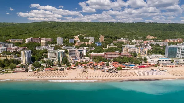 GOLDEN SANDS BEACH, VARNA, BULGARIA - 19 Mei 2017. Pemandangan udara pantai dan hotel di Golden Sands, Zlatni Piasaci. Resor musim panas populer dekat Varna, Bulgaria — Stok Foto