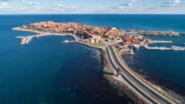 Nessebar, Bulgaristan Karadeniz Sahil üzerinde antik kentin genel görünümünü. Panoramik havadan görünümü.