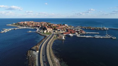 Nessebar, Bulgaristan Karadeniz Sahil üzerinde antik kentin genel görünümünü. Panoramik havadan görünümü.