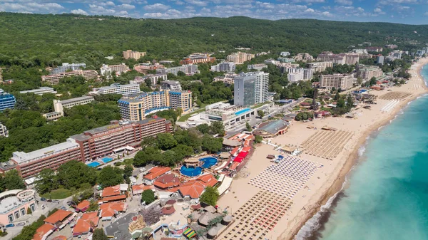 GOLDEN SANDS BEACH, VARNA, BULGARIA - MAY 19, 2017. Aerial view of the beach and hotels in Golden Sands, Zlatni Piasaci. Popular summer resort near Varna, Bulgaria — Stock Photo, Image