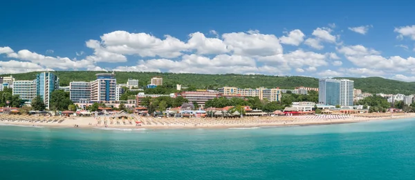 GOLDEN SANDS BEACH, VARNA, BULGARIA - 19 Mei 2017. Pemandangan udara pantai dan hotel di Golden Sands, Zlatni Piasaci. Resor musim panas populer dekat Varna, Bulgaria — Stok Foto