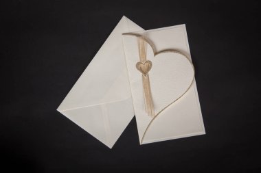 düğün davetiyeleri siyah blackground üzerinde