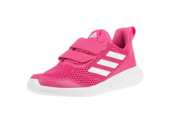 Varna, bulgaria - 21. Februar 2019: adidas altarun k sportschuh. Produktschuss. adidas ist ein deutsches Unternehmen, das Sportschuhe, Bekleidung und Accessoires entwirft und herstellt — Stockfoto