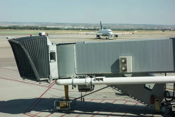 Mostek Pasażerski Lotnisku Aerobridge Jetbridge Jetway — Zdjęcie stockowe