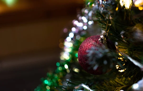 Brinquedos Vítreos Trapo Uma Árvore Natal — Fotografia de Stock