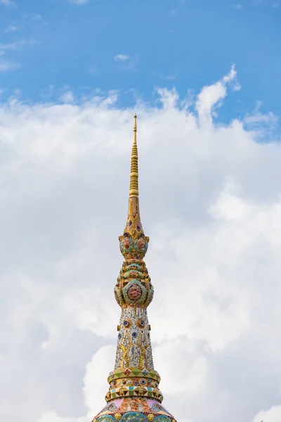 Toppen Pagoden Blå Himmel Offentliga Templet Thailand — Stockfoto