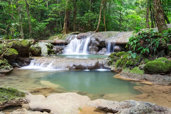 Sa Nang Manora Phang Nga, Tayland bulunan şelale.