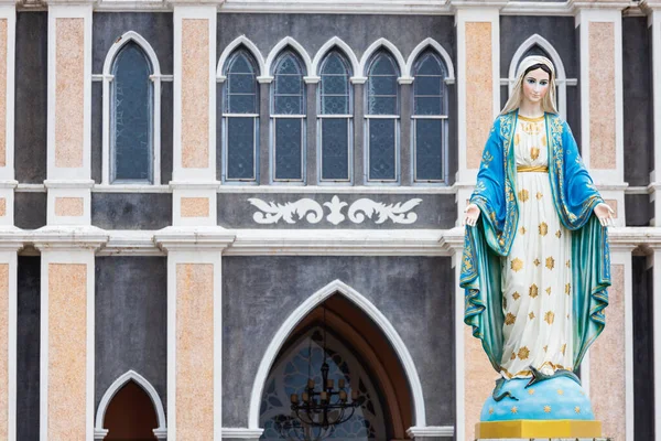 青い空のイエスの母 祝福された聖母マリア ローマカトリック教区の前 タイのチャンタブリの公共の場所 — ストック写真