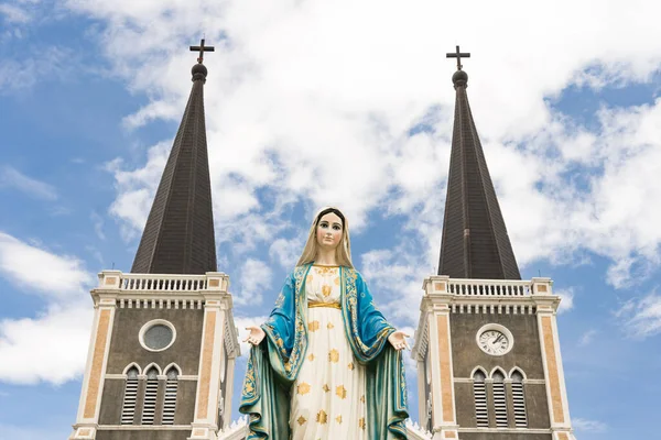 Blessed Virgin Mary Mother Jesus Blue Sky Front Roman Catholic — стоковое фото