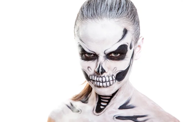 Mädchen mit kreativer Halloween-Gesichtskunst auf weißem Hintergrund. — Stockfoto