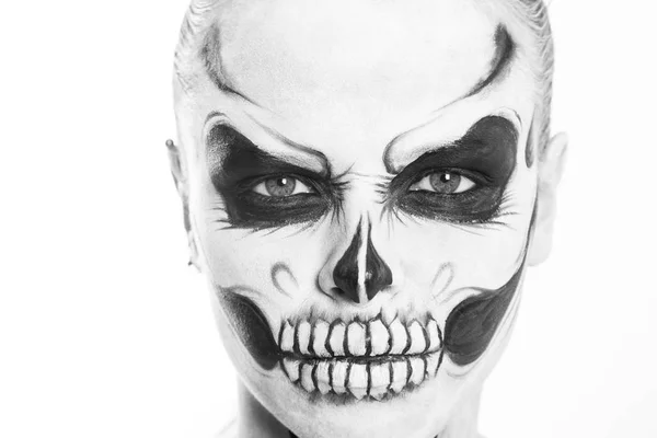 Kreatív halloween arc art fehér háttér lány. — Stock Fotó