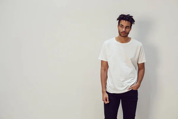 African american man wearing white blank t-shirt. Mock-up. — Stock Photo, Image