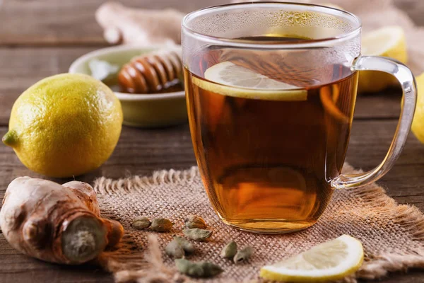 Té caliente con limón y jengibre — Foto de Stock