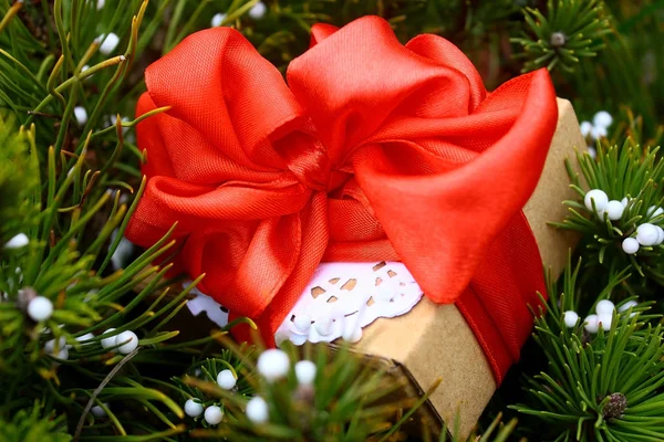 Gift Paper Craft Box Decorated Red Satin Ribbon Red Bow — Stock Photo, Image