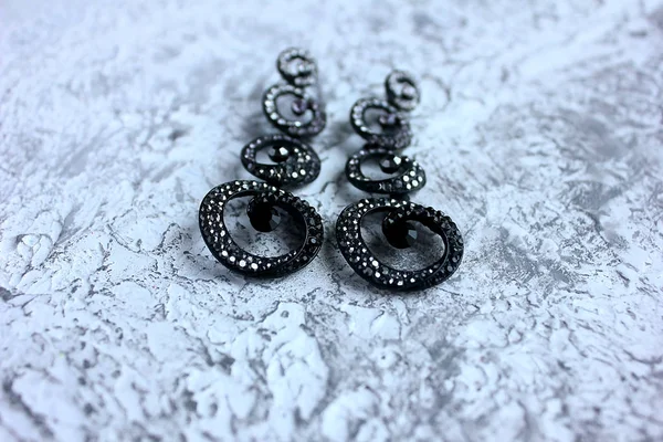 Long Vintage Earrings Form Rings Onyx Gems Diamonds Gray Black — 스톡 사진