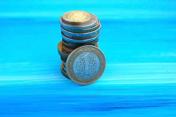 One Turkish Lira Coin Blue Background — Stock Photo, Image