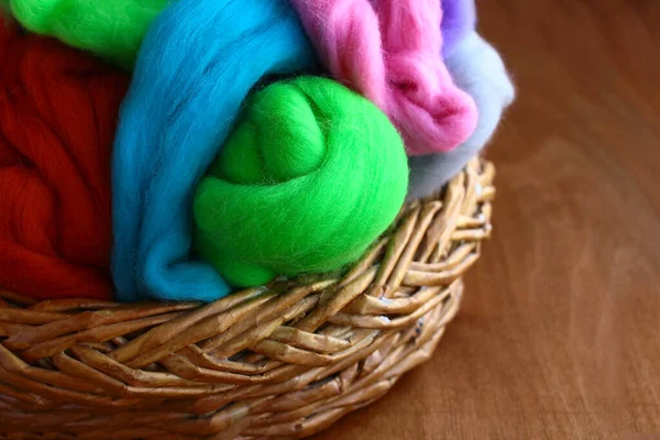 Cesto Vimini Eco Lana Naturale Pecora Alpaca Matassa Colori Multicolori — Foto Stock