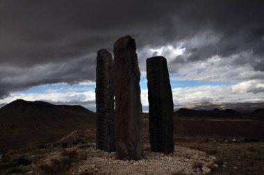 Kapadokya vadisinde taş sütunlar