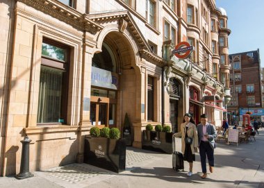 Londra caddesi. Yeraltında otel.