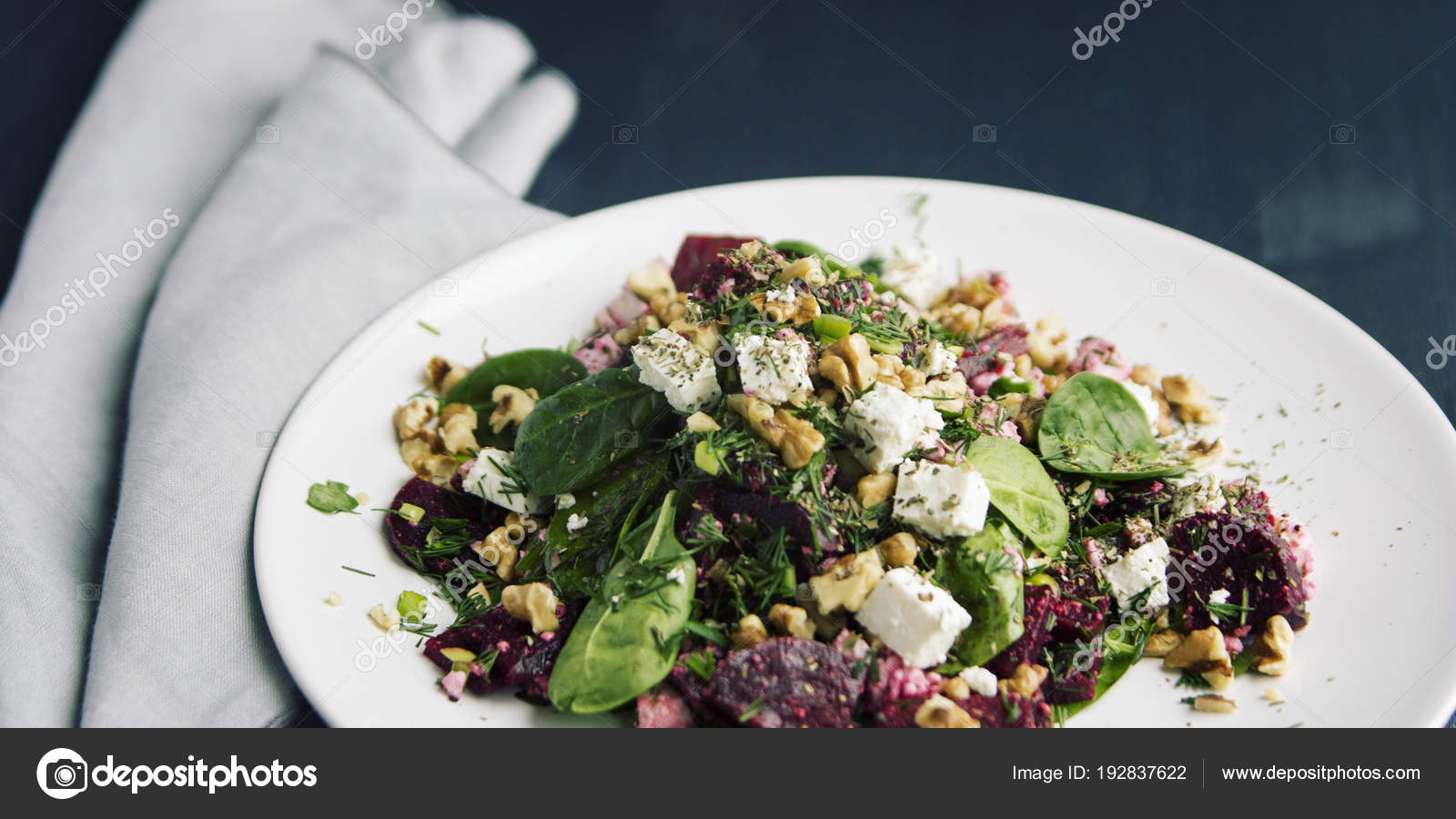 Pirinçli Ve Dereotlu Ispanak Salatası Pirinçli Ve Dereotlu Ispanak Salatası