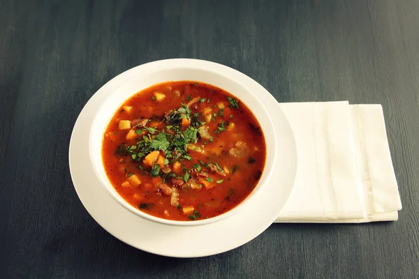 Sup tomat dengan kacang merah, kentang dan wortel . — Stok Foto