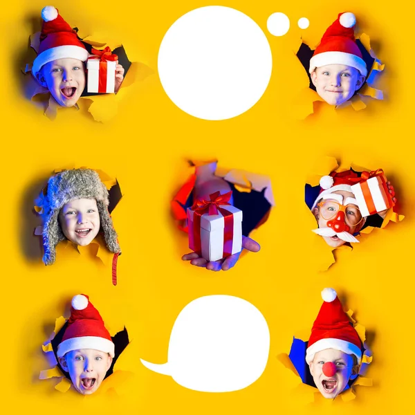 Plusieurs portraits petit Père Noël joyeux dans le chapeau sourit, sortir de l'arrière-plan jaune déchiqueté éclairé par la lumière au néon. Grande taille de tous — Photo