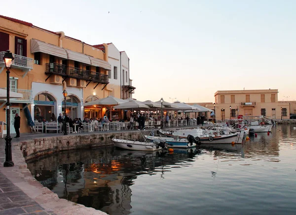 Kvällstid på Kreta Rethymnon Greklands kust — Stockfoto