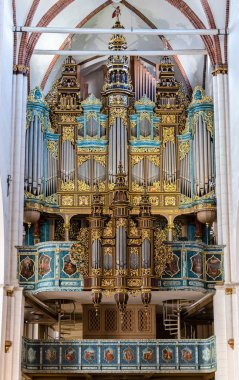 Riga, Letonya - 12 Ağustos 2018: Riga Katedrali (Dome Pipe Organ), Alman E.F. Walcker & Sons firması tarafından 1882-83 yılları arasında Ludwigsburg 'da inşa edilen org.