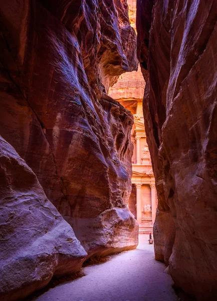 Blick Auf Khasneh Faroun Schatzkammer Durch Den Siq Canyon Antike — Stockfoto