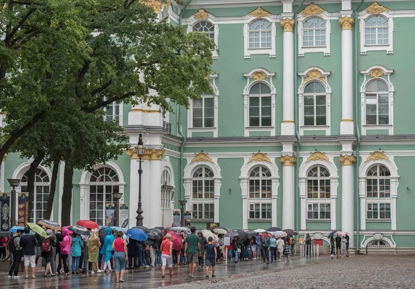 Szentpétervár Oroszország 2018 Augusztus Híres Hermitage Múzeum Téli Palota Előtt — Stock Fotó