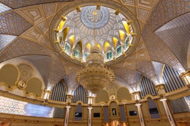 Abu Dabi, Uae, Birleşik Arap Emirlikleri - Kasım 2019: Cumhurbaşkanlığı Sarayı 'nın (Qasr Al Watan) görkemli iç mekanları, Ulus Sarayı, iç mekan, hiç kimse