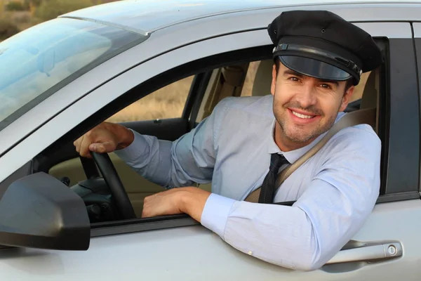 Водій Таксі Шапці Сидить Машині — стокове фото