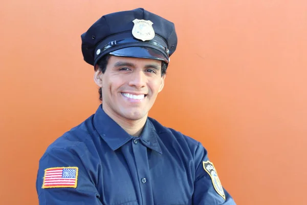 Etniczny Amerykański Policjant Przestrzenią Kopiowania — Zdjęcie stockowe