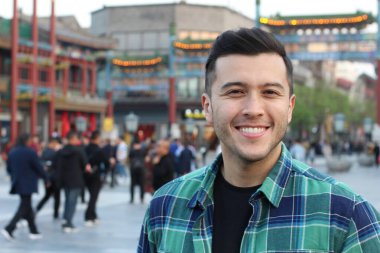 Pekin, Çin 'de dolaşan bir adam.