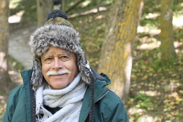Senior Eskimos Mustache Standing Outdoors — Stock Photo, Image