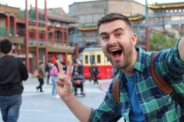 Pekin, Çin 'de dolaşan bir adam.